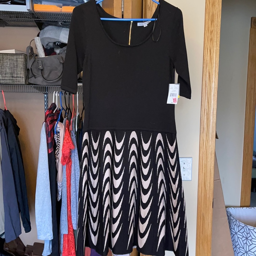 Black stress, 3/4 sleeve